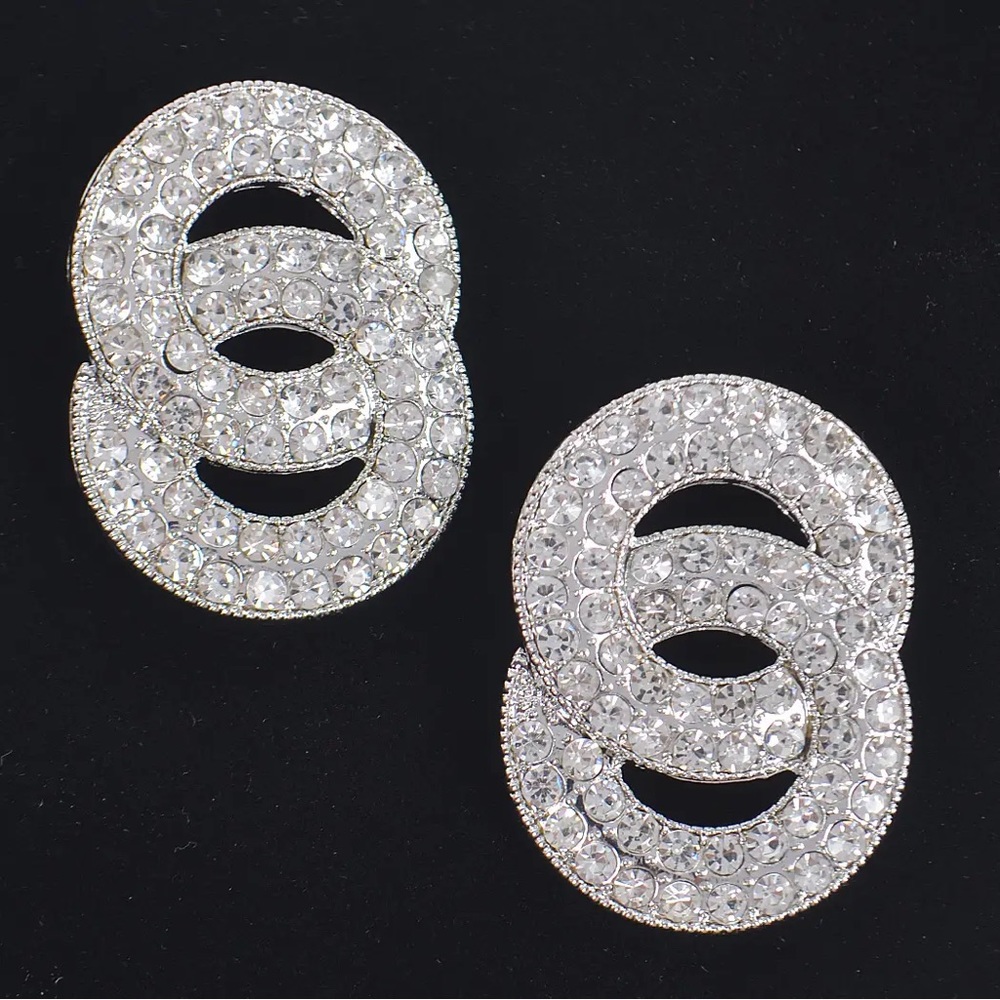 Gold Link Circle Rhinestone Earrings - Picture 5 of 5
